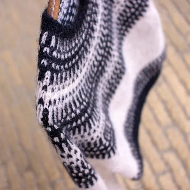 Badger and Bloom Sweater Knitting Kit - Anne Ventzel - One (1) - The Little Yarn Store