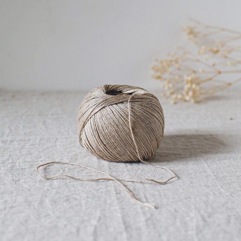 De Rerum Natura Antigone - De Rerum Natura - Lin (Undyed) - The Little Yarn Store