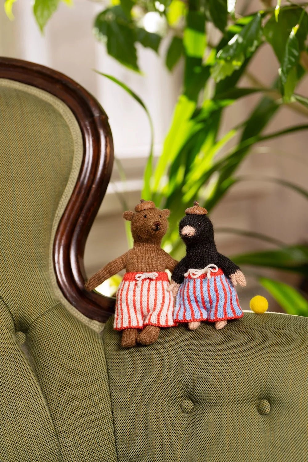 Chez Myrtil: More Seamless Friends to Knit and Love - Laine - The Little Yarn Store
