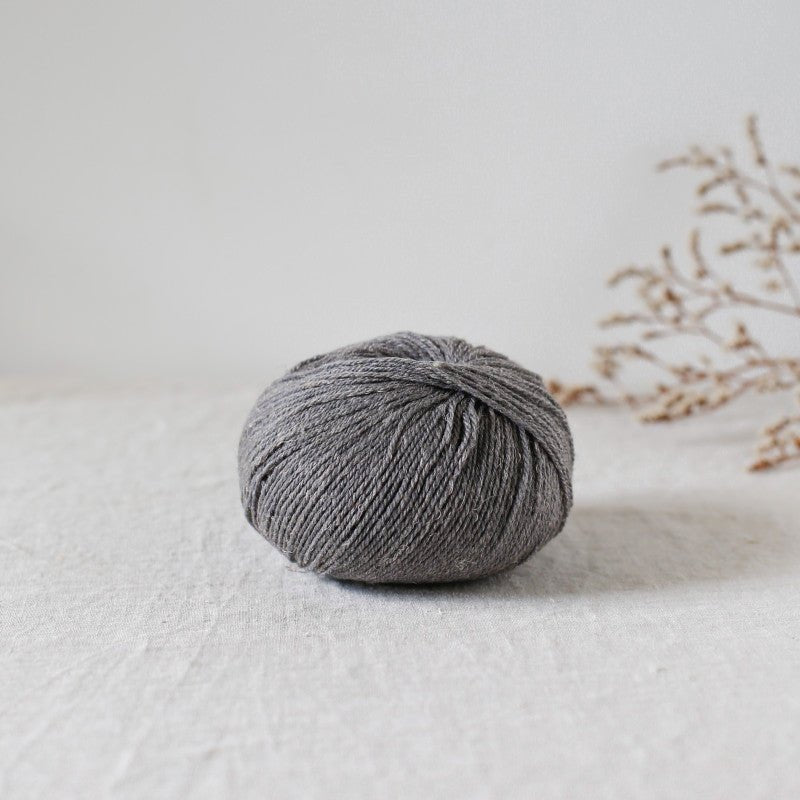 De Rerum Natura Alice - De Rerum Natura - Basalte - The Little Yarn Store