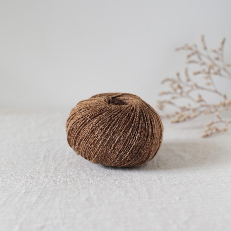 De Rerum Natura Alice - De Rerum Natura - Crème Brûlée - The Little Yarn Store