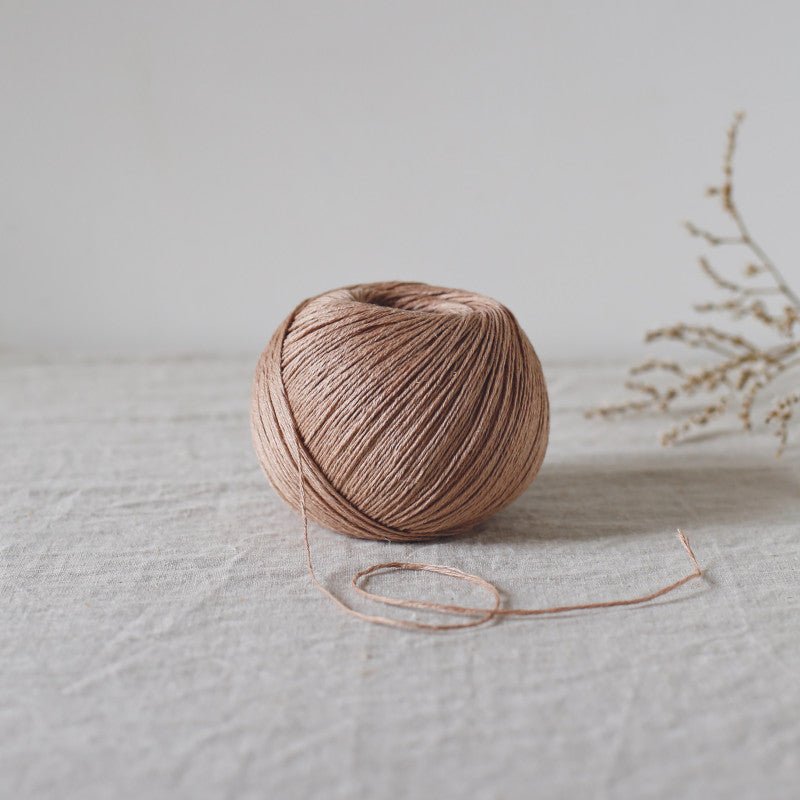De Rerum Natura Antigone - De Rerum Natura - Biscuit - The Little Yarn Store
