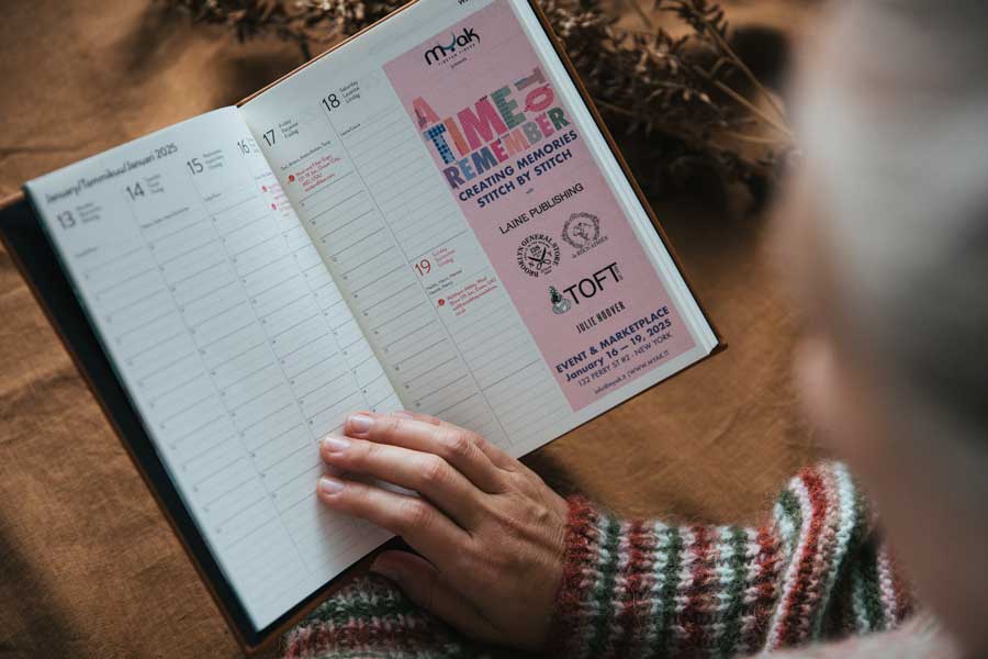 Laine Knitter’s Year 2026 Weekly Planner - Laine - Black - The Little Yarn Store