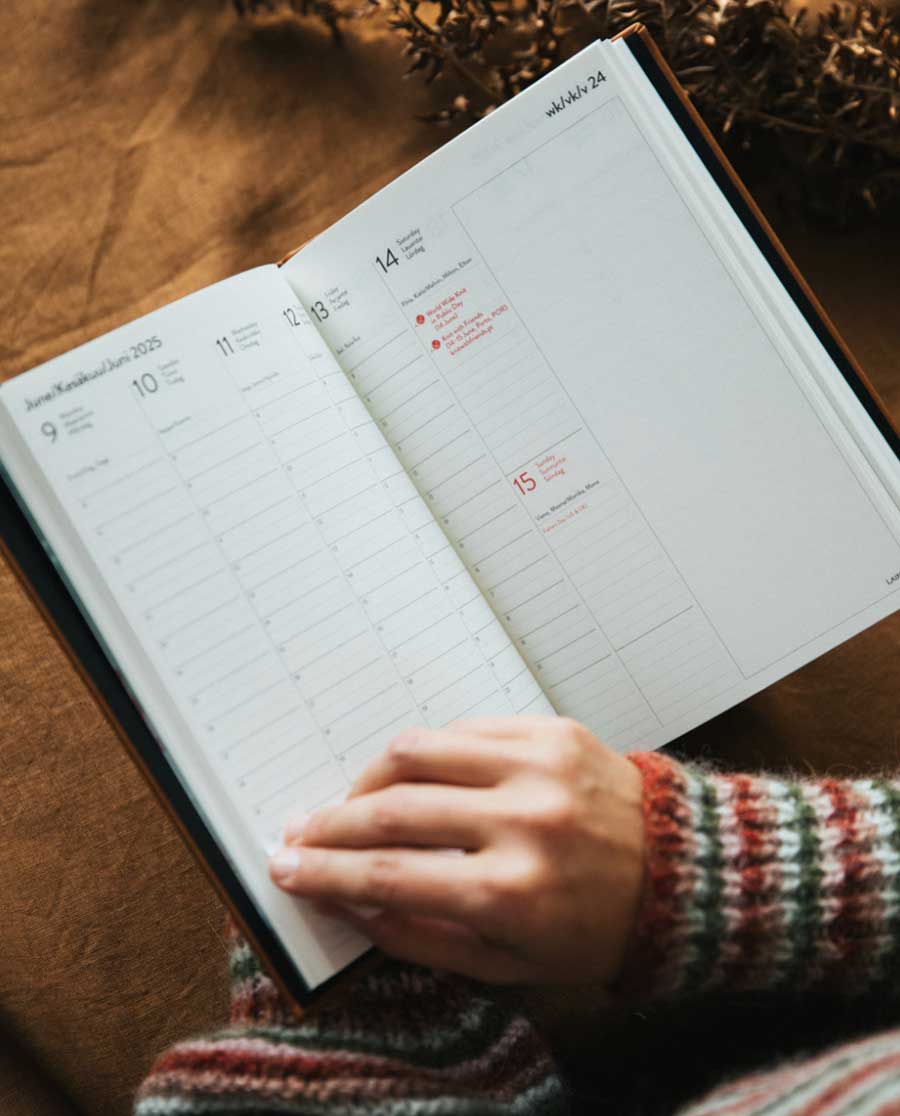 Laine Knitter’s Year 2026 Weekly Planner - Laine - Black - The Little Yarn Store