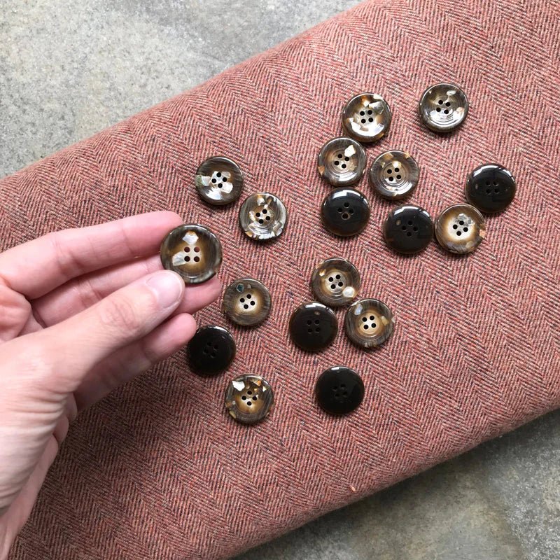 Recycled Mother of Pearl Buttons 23 MM - Rosa Pomar - The Little Yarn Store