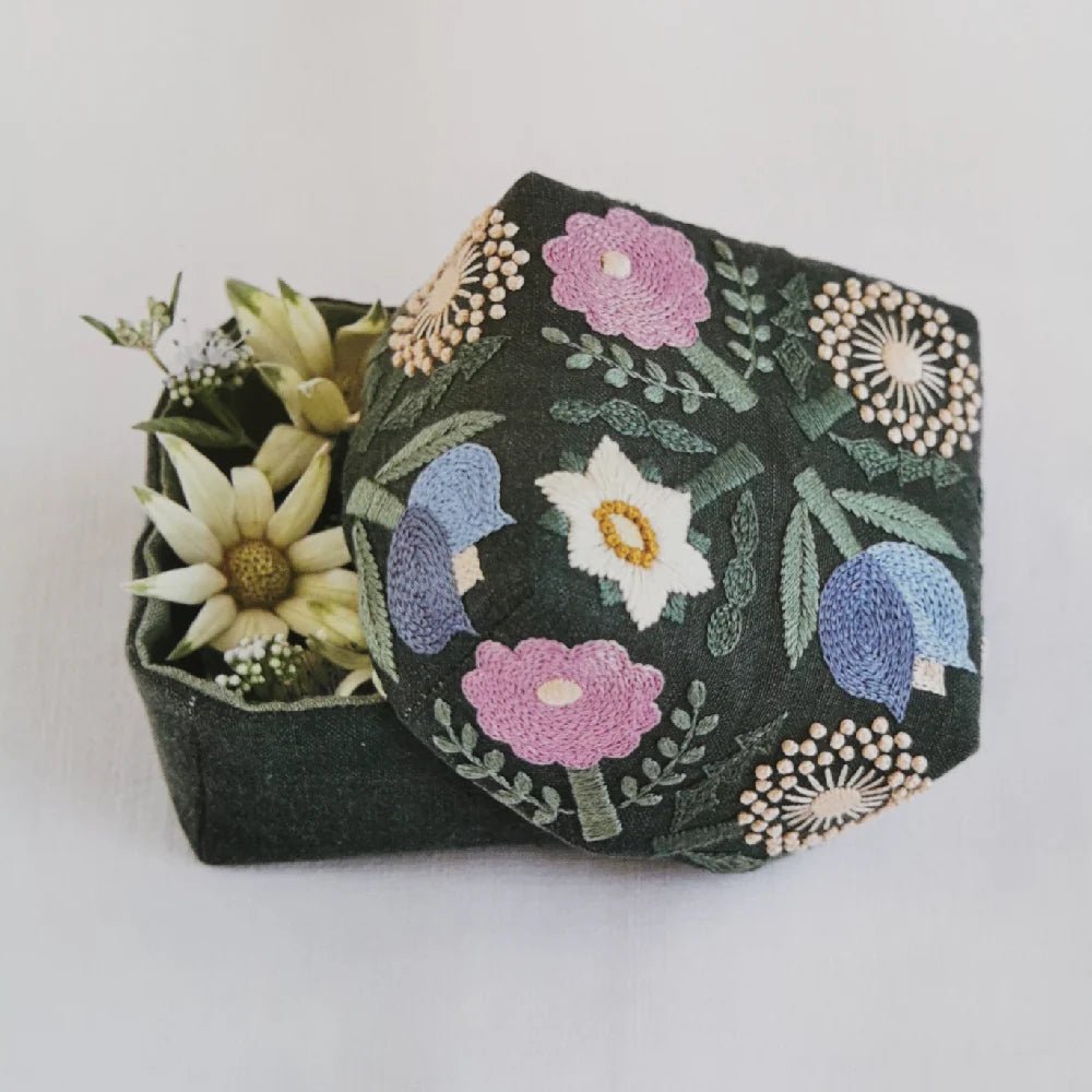 Seamless Embroidery - Yumiko Higuchi - The Little Yarn Store