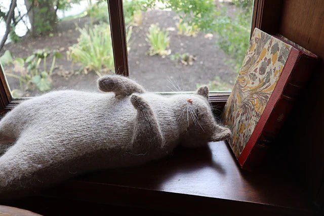 Victorian Housecats to Knit - Sara Elizabeth Kellner - The Little Yarn Store